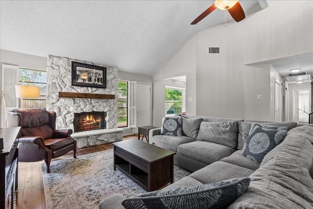 1118 Killarney Avenue, Friendswood, TX 77546