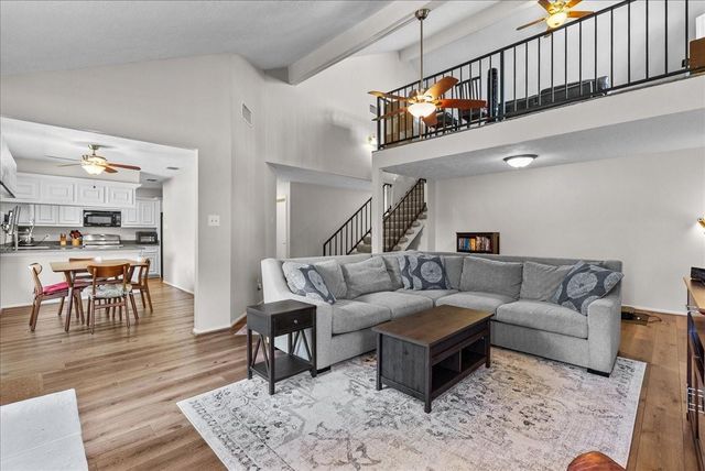 1118 Killarney Avenue, Friendswood, TX 77546