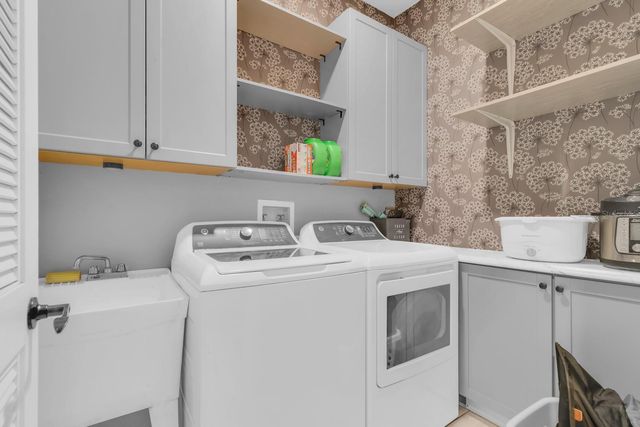 425 MORNING BLOSSOM LANE, Oviedo, FL 32765
