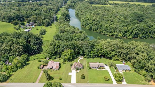 995 Dripping Springs Rd, Winchester, TN 37398