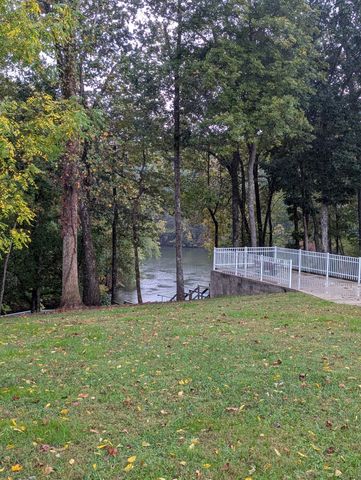 995 Dripping Springs Rd, Winchester, TN 37398