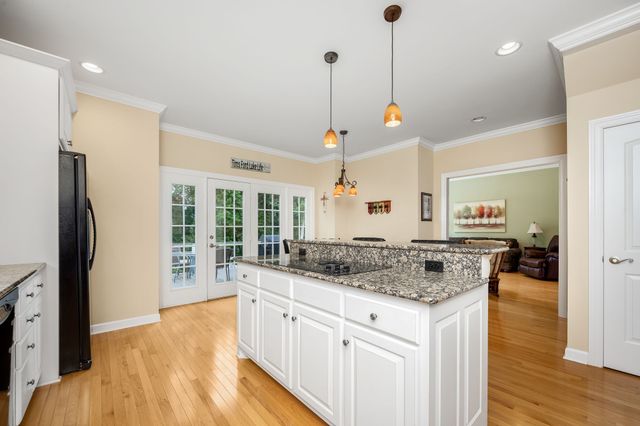 995 Dripping Springs Rd, Winchester, TN 37398