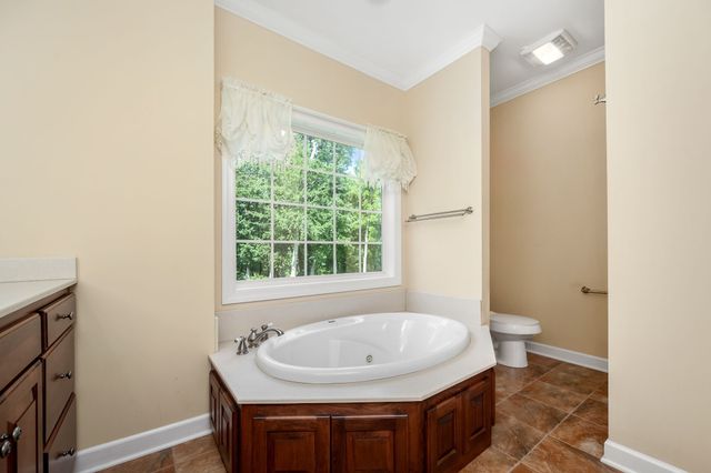 995 Dripping Springs Rd, Winchester, TN 37398