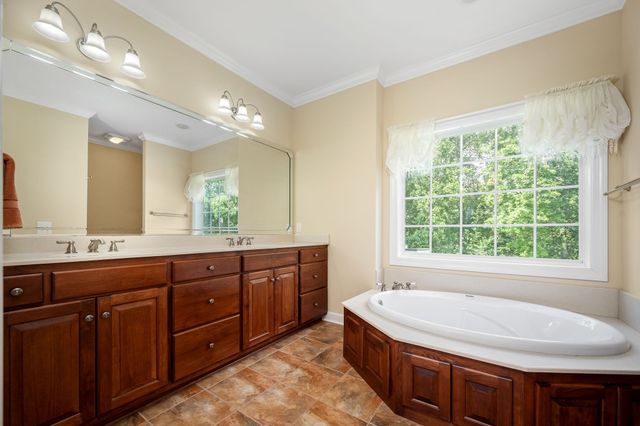 995 Dripping Springs Rd, Winchester, TN 37398