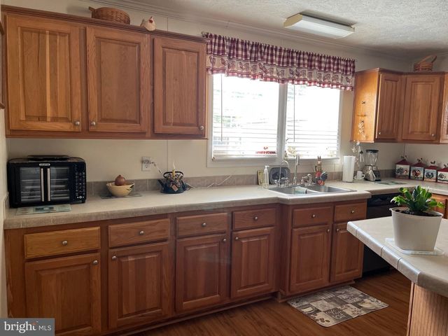 2407 HUNTING QUARTER RD, Houston, DE 19954