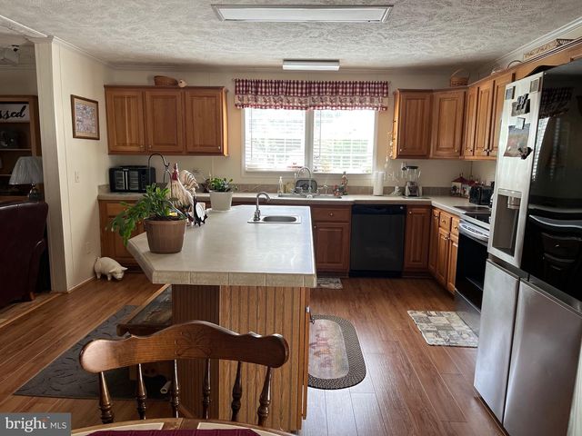 2407 HUNTING QUARTER RD, Houston, DE 19954