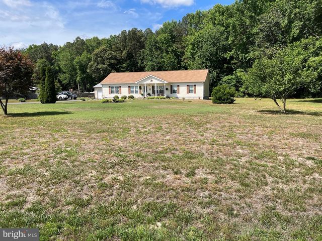 2407 HUNTING QUARTER RD, Houston, DE 19954