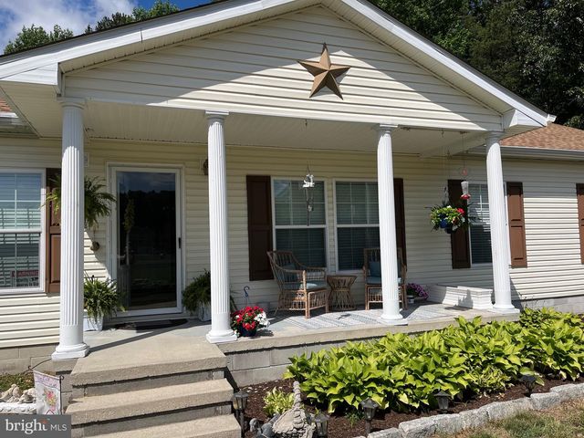 2407 HUNTING QUARTER RD, Houston, DE 19954