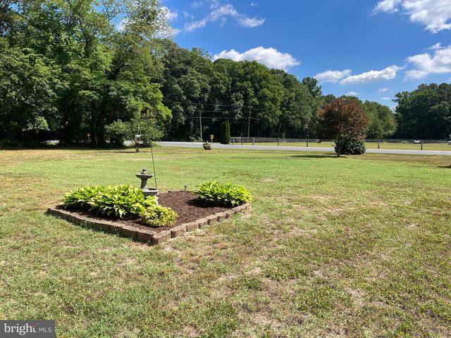2407 HUNTING QUARTER RD, Houston, DE 19954