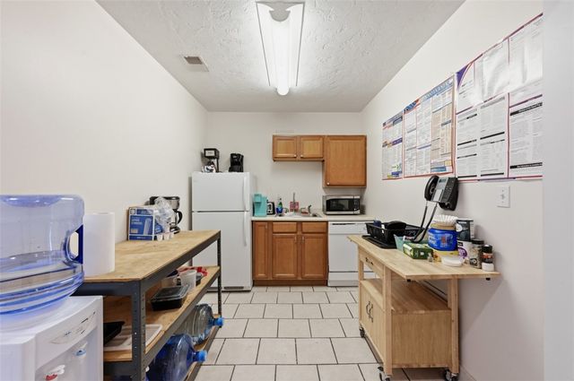 436-440 S Main St, West End, PA 15220
