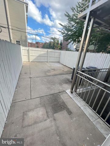 617 N 11TH ST, Philadelphia, PA 19123