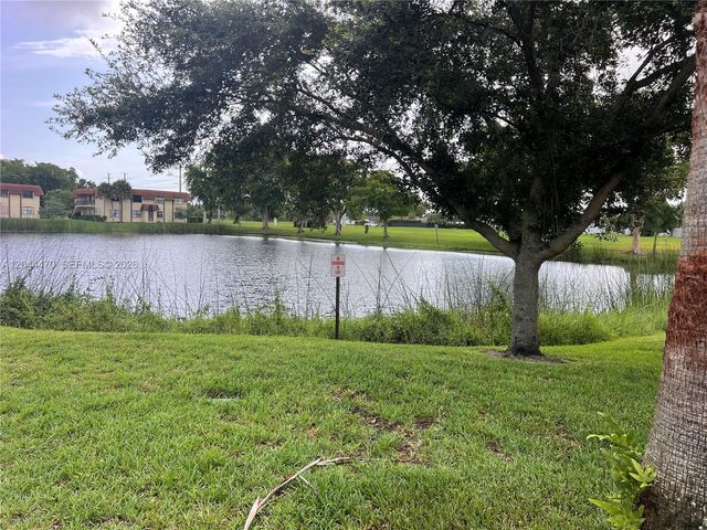 451 NW 100th Place 101, Pembroke Pines, FL 33024