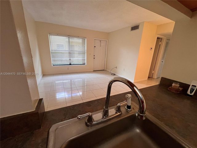 451 NW 100th Place 101, Pembroke Pines, FL 33024