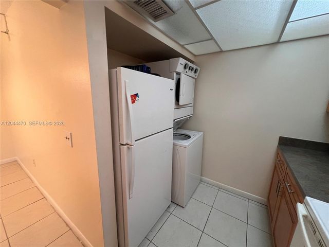 451 NW 100th Place 101, Pembroke Pines, FL 33024