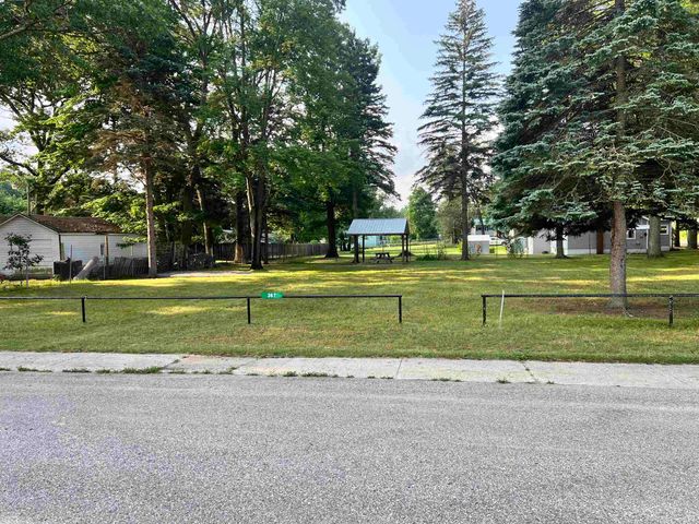 367 W Oak Street, Harrison, MI 48625
