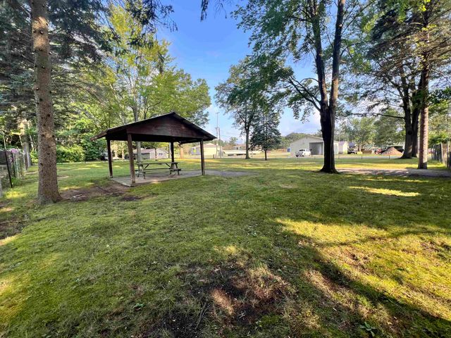 367 W Oak Street, Harrison, MI 48625