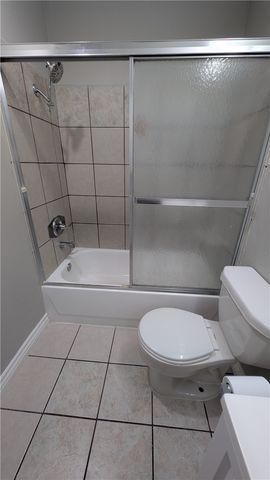 20134 Leadwell Street 208, Winnetka, CA 91306