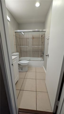 20134 Leadwell Street 208, Winnetka, CA 91306