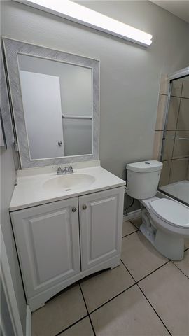 20134 Leadwell Street 208, Winnetka, CA 91306