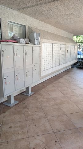 20134 Leadwell Street 208, Winnetka, CA 91306