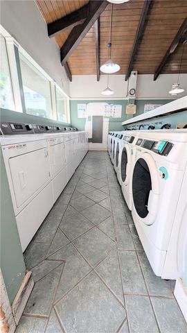 20134 Leadwell Street 208, Winnetka, CA 91306