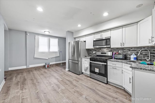 1615 S Komensky Avenue, Chicago, IL 60623