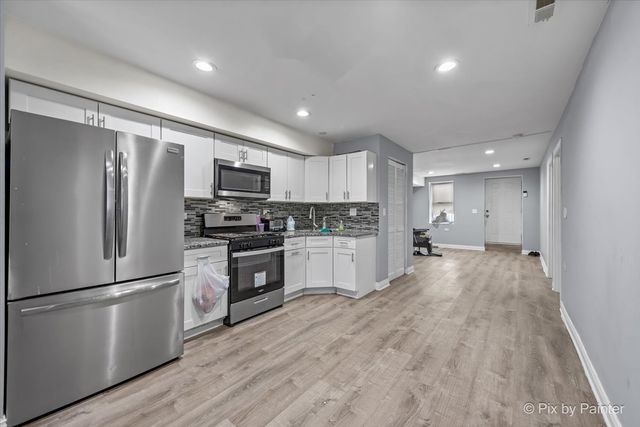 1615 S Komensky Avenue, Chicago, IL 60623