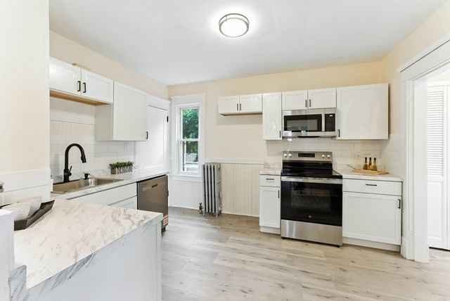 50 W School St, Westfield, MA 01085