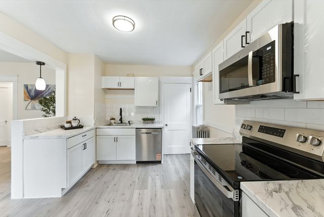 50 W School St, Westfield, MA 01085