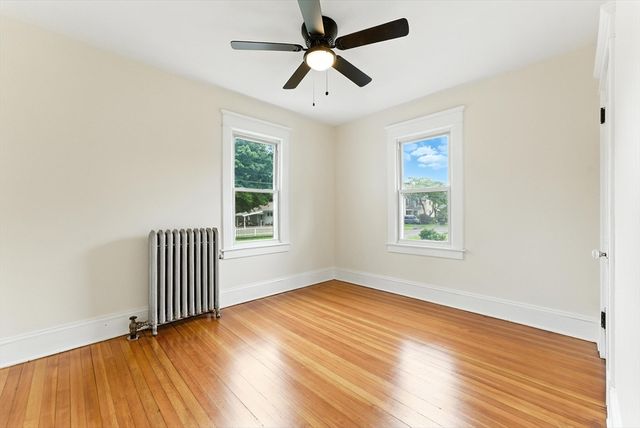50 W School St, Westfield, MA 01085