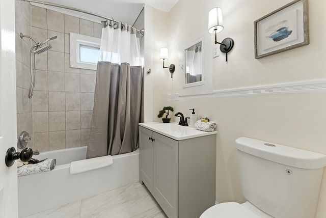50 W School St, Westfield, MA 01085