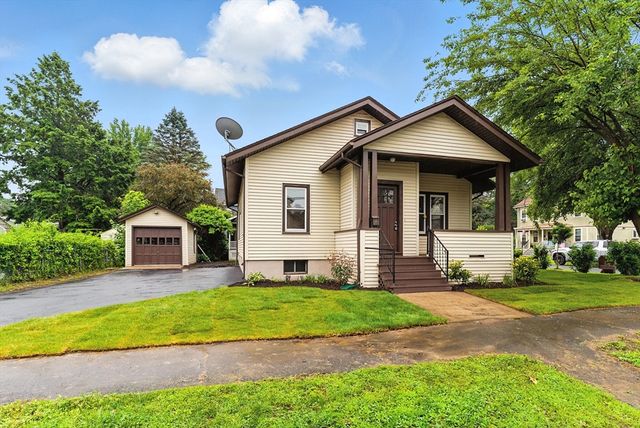 50 W School St, Westfield, MA 01085