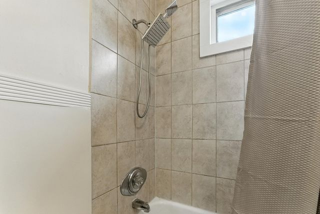 50 W School St, Westfield, MA 01085