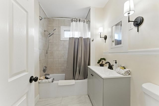 50 W School St, Westfield, MA 01085