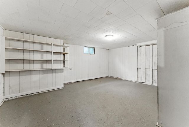 50 W School St, Westfield, MA 01085