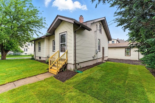 50 W School St, Westfield, MA 01085