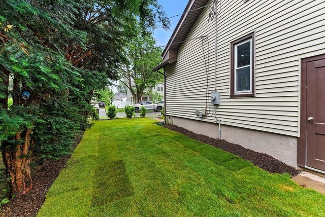 50 W School St, Westfield, MA 01085