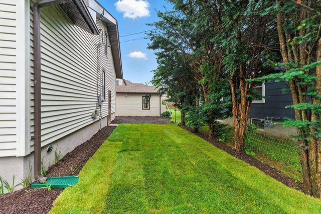 50 W School St, Westfield, MA 01085
