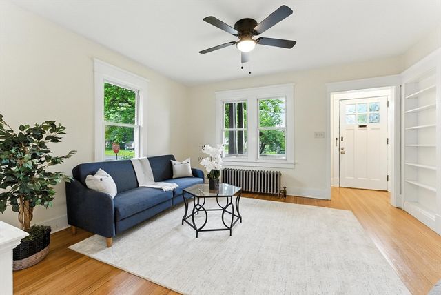 50 W School St, Westfield, MA 01085
