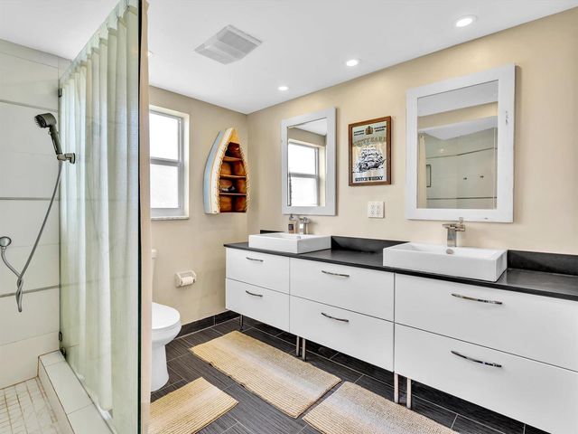 605 OAKS Drive 810, Pompano Beach, FL 33069