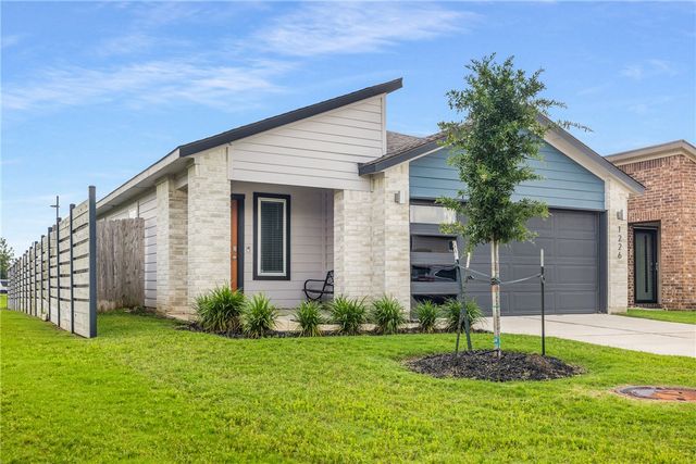 1226 Amistad Loop, College Station, TX 77845