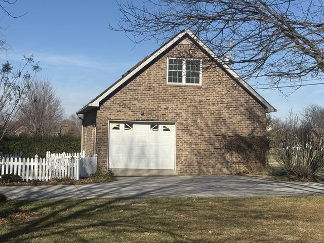 58 Crosspark Dr, Manchester, TN 37355