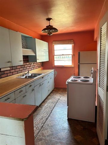 645 Allison Drive, Ann Arbor, MI 48103