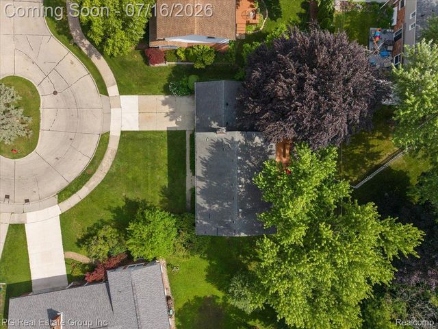 24132 Saint Mary Court, Farmington, MI 48336