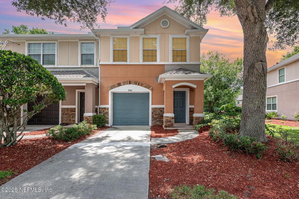 5966 PAVILION Drive, Jacksonville, FL 32258