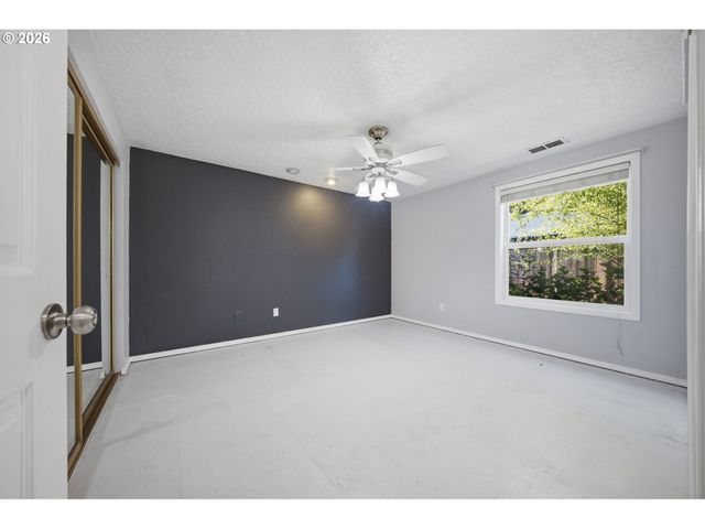9509 Ne FERNGROVE St, Vancouver, WA 98664