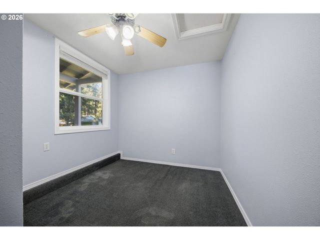 9509 Ne FERNGROVE St, Vancouver, WA 98664