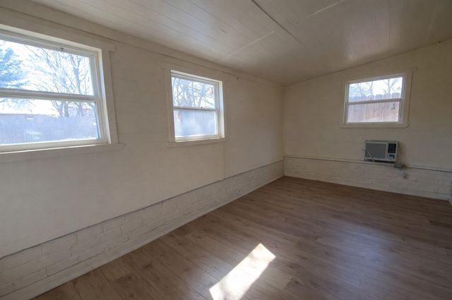 1716 Ridgewood Drive, Denison, TX 75020