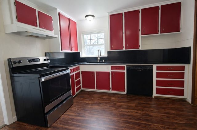 1716 Ridgewood Drive, Denison, TX 75020