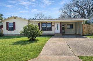 1716 Ridgewood Drive, Denison, TX 75020